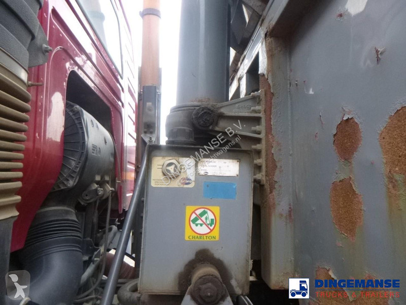 شاحنة Volvo 8x4 RHD steel tipper 16.6 m3