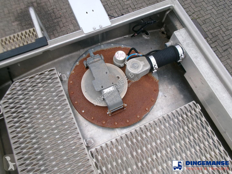 شاحنة Renault 270 4x2 fuel tank 13.8 m3 / 4 comp
