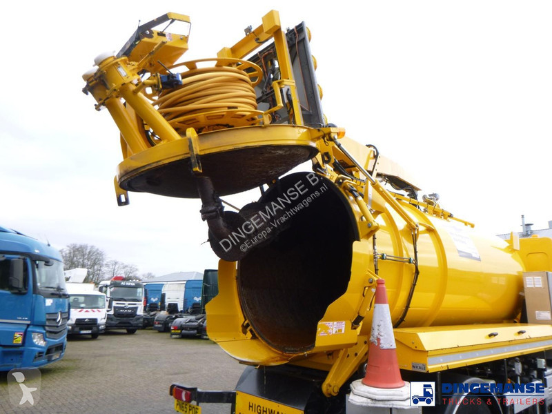 Camión DAF 220 4x2 RHD Whale vacuum tank