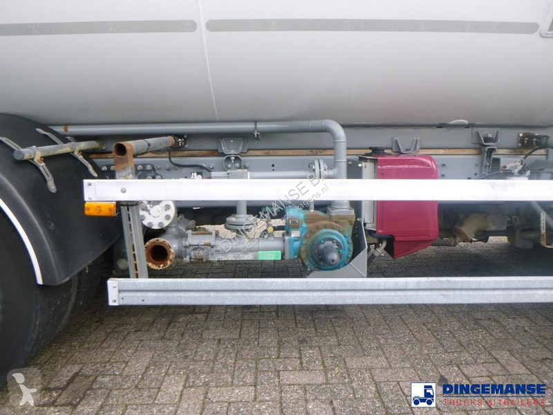 شاحنة Renault 270.19 dxi 4x2 gas tank 19.6 m3