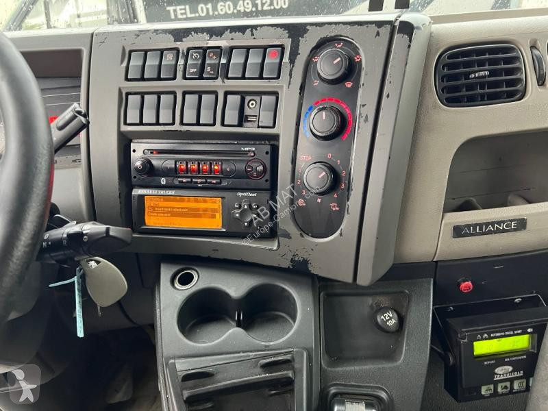 شاحنة Renault 270 DXI