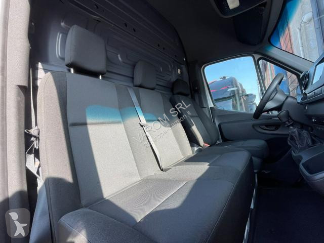 Грузовик Mercedes SPRINTER