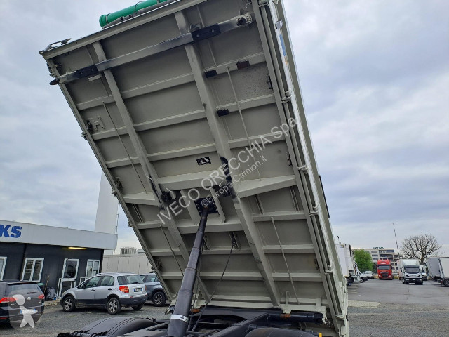 Iveco EUROCARGO ML160E32K truck