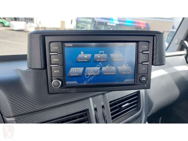 شاحنة Iveco XWAY 8x4 Plateau Grue AD 340X46 Z OFF