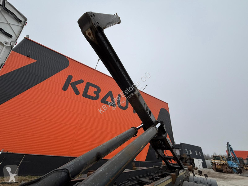 شاحنة Volvo 540 8x4/4 MEILLER PK 26 ton /...