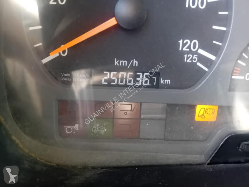 شاحنة Mercedes 3243