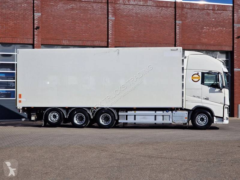 Kamión Volvo 16750 XL 8x4*4 - Carrier Supra...