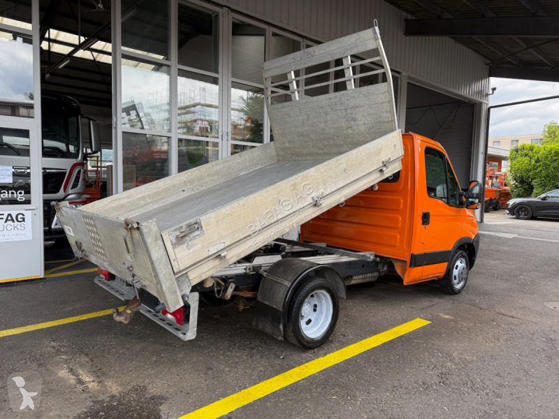 شاحنة Iveco 35c17 daily