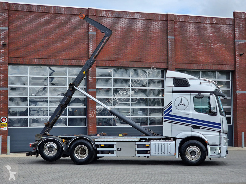 Camion Mercedes 2558 6x2 - AJK Hooklift 20T -...