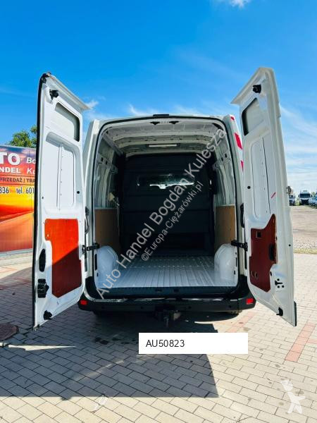 Samochód dostawczy Renault 2.3