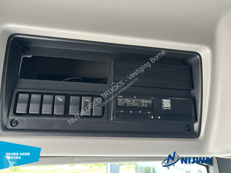 شاحنة Renault D WIDE 4x2 Schuifzeil + Laadklep 0KG
