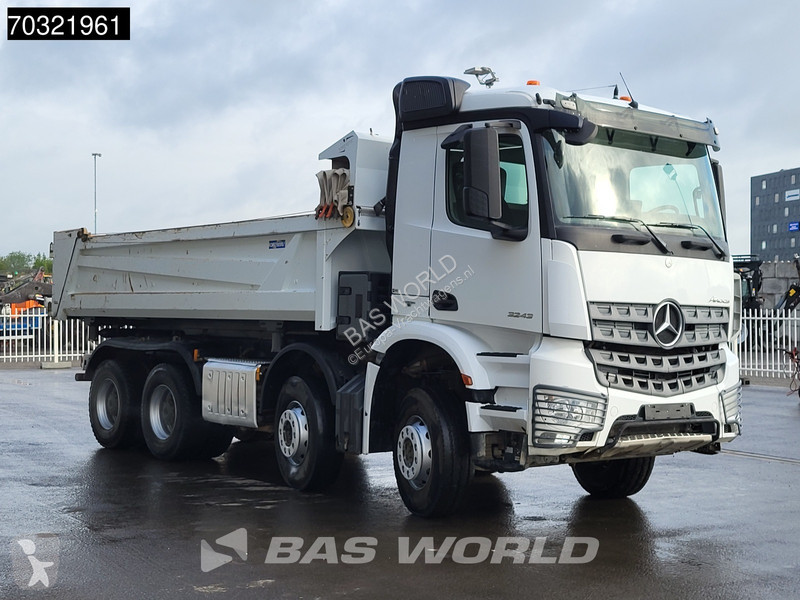 شاحنة Mercedes 3243 8X4 11m3 2-way tipper...