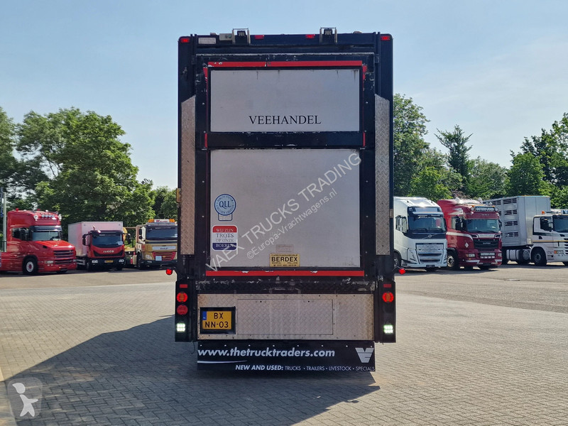 شاحنة Volvo 460 Berdex 3 deck livestock -...