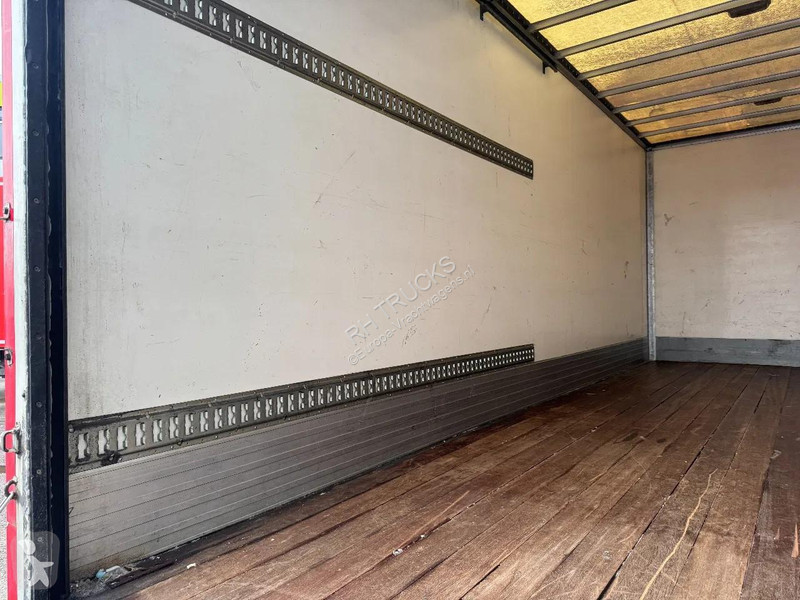 شاحنة Volvo 12.240 4X2 EURO 5 CLOSED BOX TÜV...