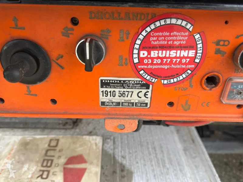 شاحنة Volvo 330 6X2 DHOLLANDIA 2000 KG LAST...