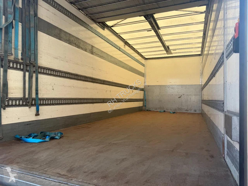 شاحنة Volvo 250 GESLOTEN BAKWAGEN + KLEP