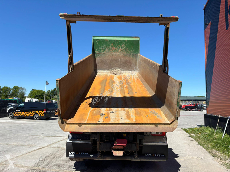شاحنة Volvo 750 8x4*4 BOX L=6080 mm