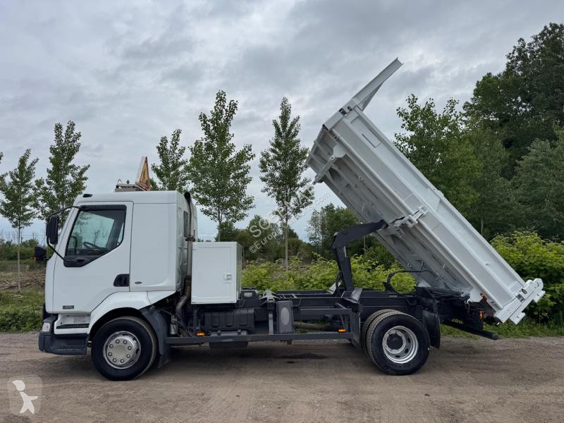 شاحنة Renault 220 DCI