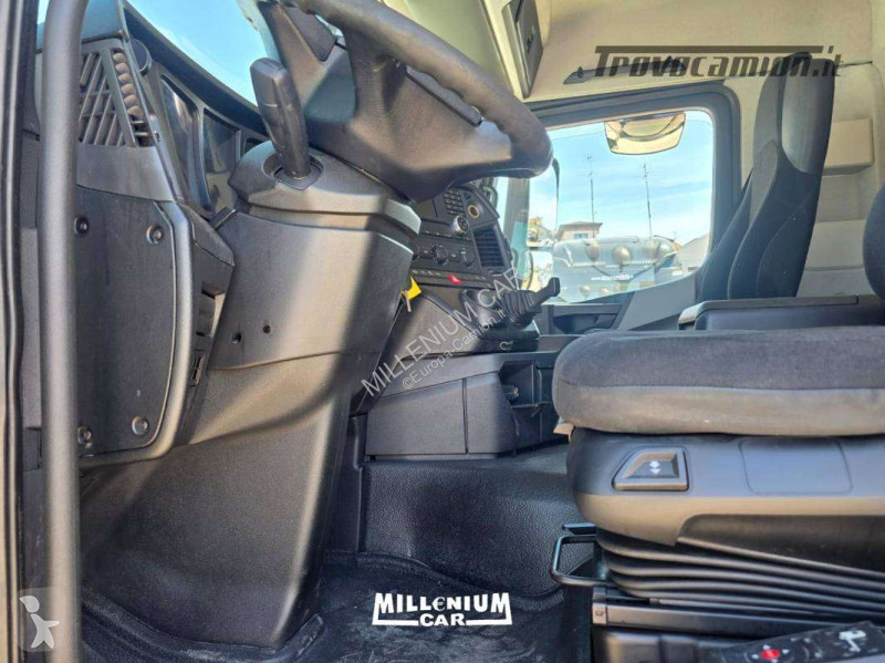 شاحنة Mercedes 18-35 EURO 6 ATTACCO BIGA KM 610000