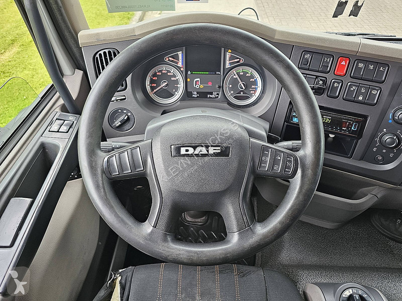 شاحنة DAF 210
