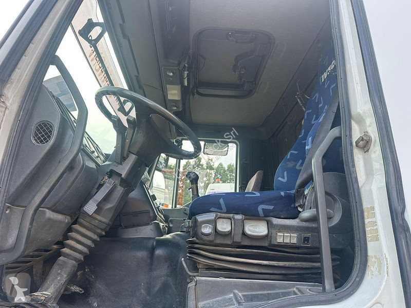 شاحنة Iveco Eurotrackker 420