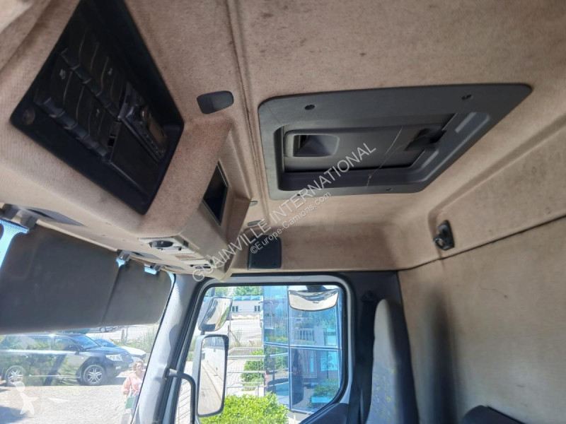 شاحنة Renault 300 DXI