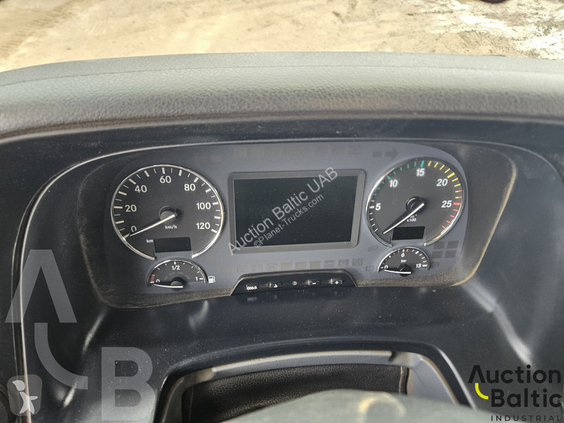 شاحنة Mercedes 3336