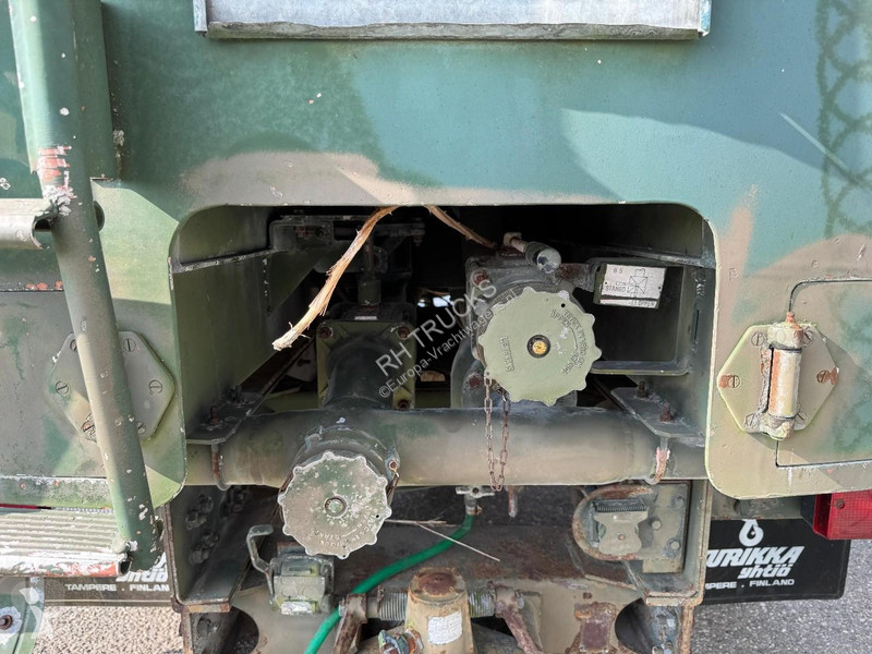 شاحنة Volvo 6X4 Robson-Drive + TANK 14.000 LITER