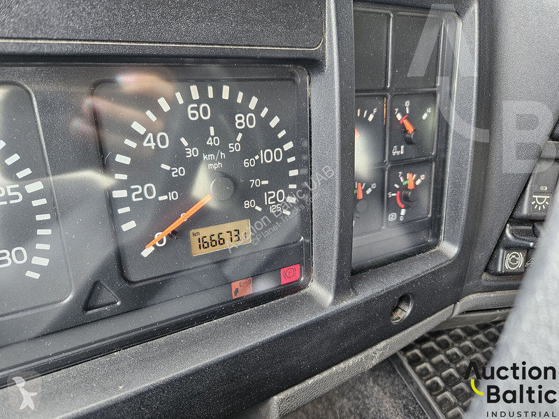 شاحنة Volvo 15