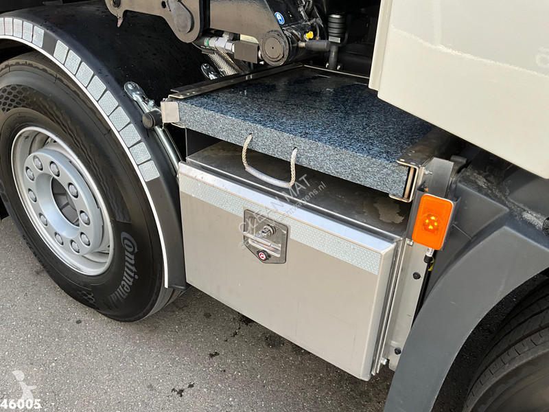 شاحنة Volvo 500 Euro 6 8x2 HMF 95 Tonmeter...