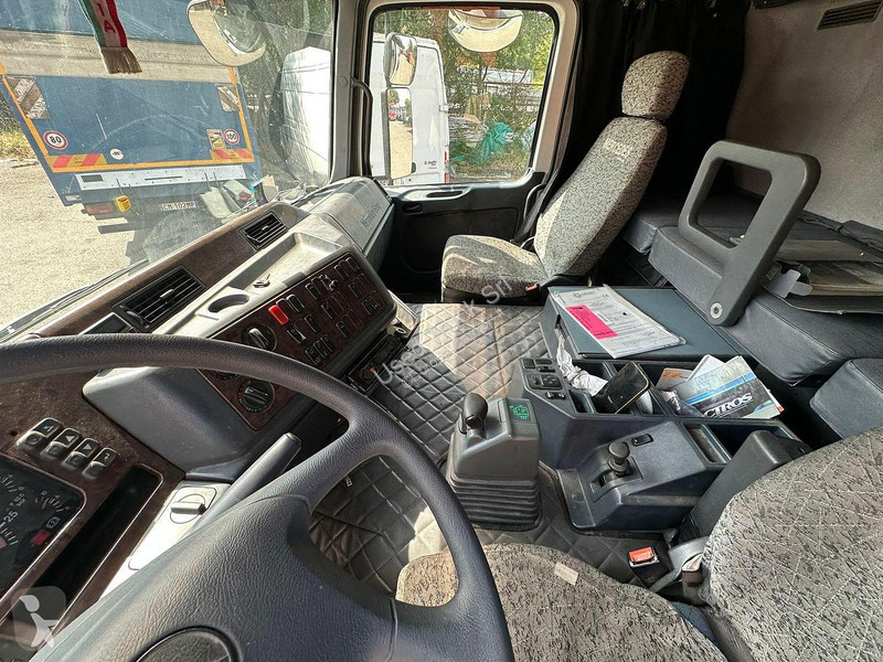 Camion Mercedes ACTROS 2548