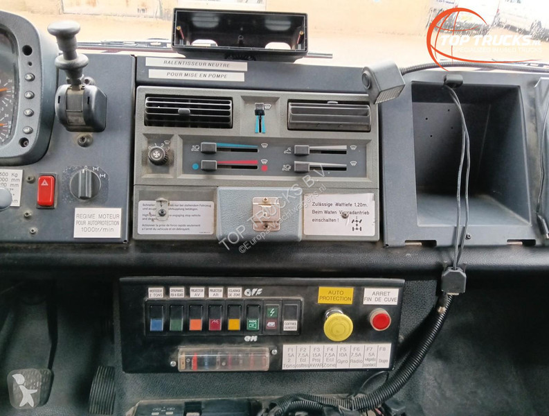 شاحنة Mercedes U 5000 4x4 - (type 437.4) 4000...