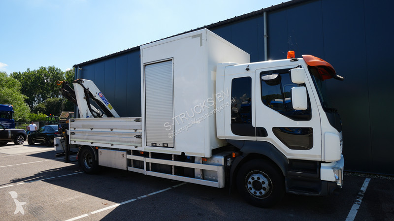 شاحنة Volvo 280 open box truck with HMF 1320...