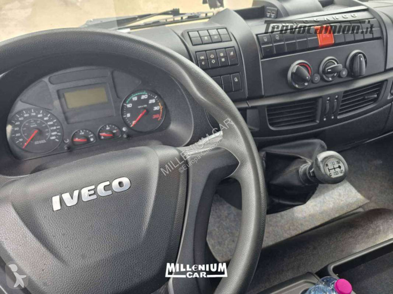 Camion Iveco 120E22 FURGONE 7,70 (2018)