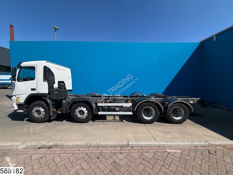 Lastbil Volvo 8x4, Euro 5, PTO, Steel spring...