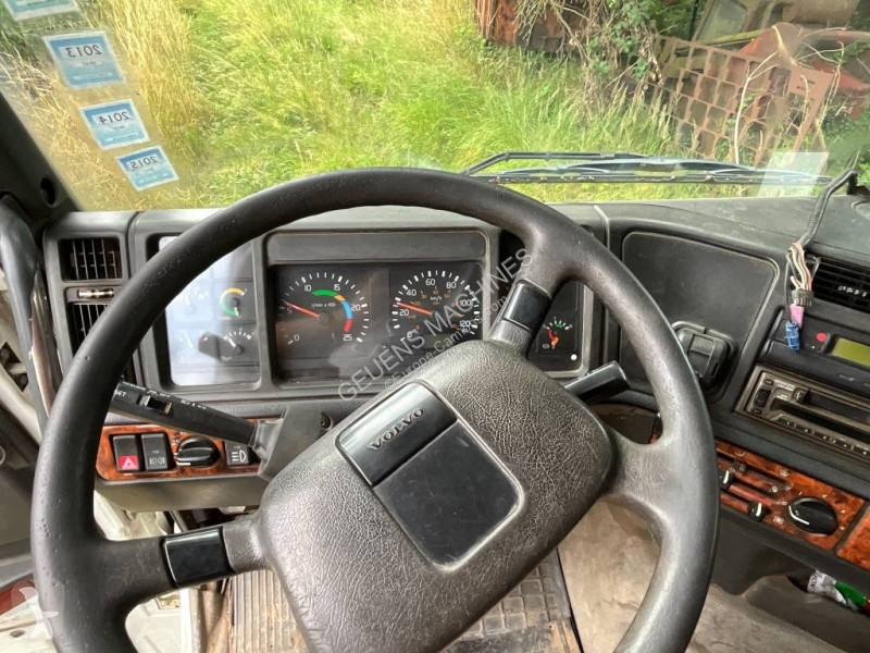 شاحنة Volvo 520 8X4