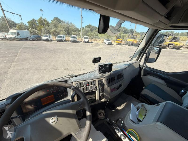 شاحنة Volvo 320