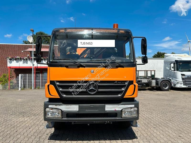 شاحنة Mercedes PKG 12001