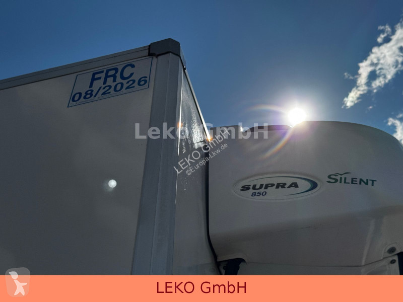 شاحنة Renault D  Mit Carrier Sp 850