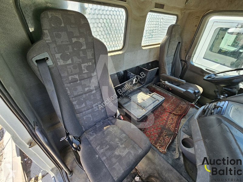 شاحنة Mercedes 1832