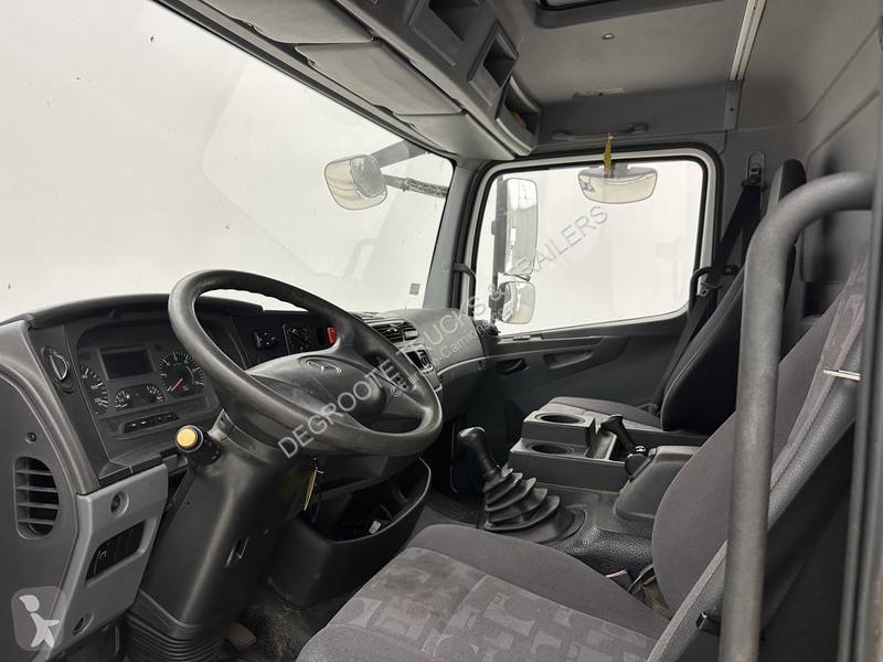 شاحنة Mercedes 1222