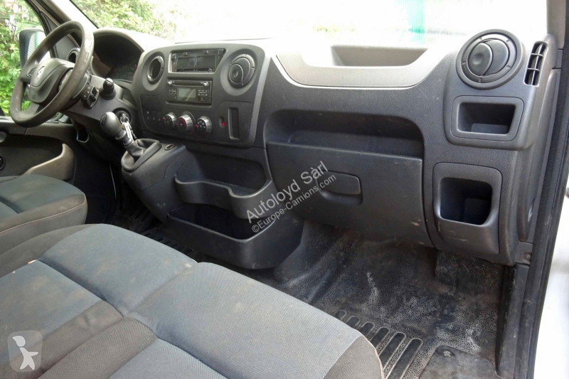 Véhicule utilitaire Renault MASTER PLATEAU 2,3...