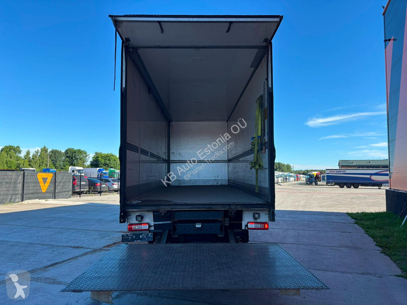 شاحنة Volvo 330 4x2 BOX L=7647 mm
