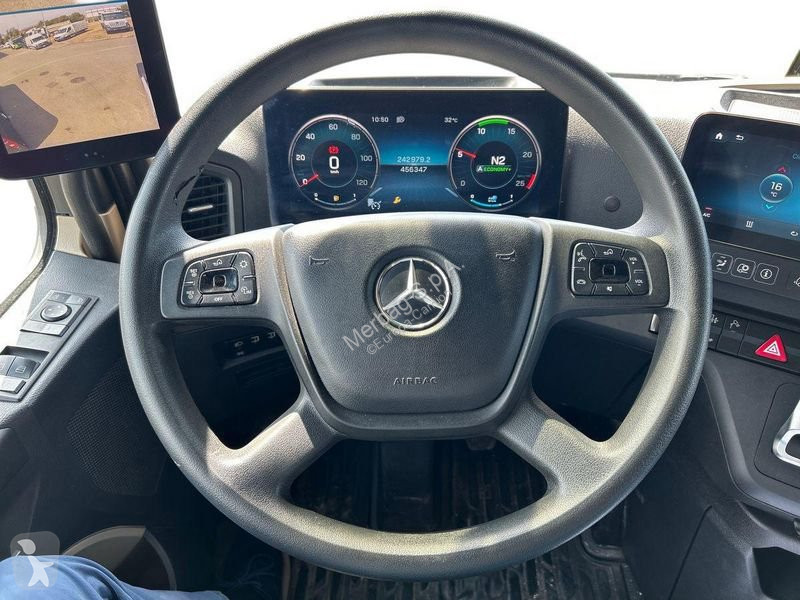 شاحنة Mercedes ACTROS