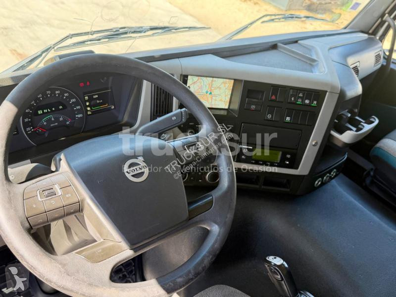 شاحنة Volvo 330.18