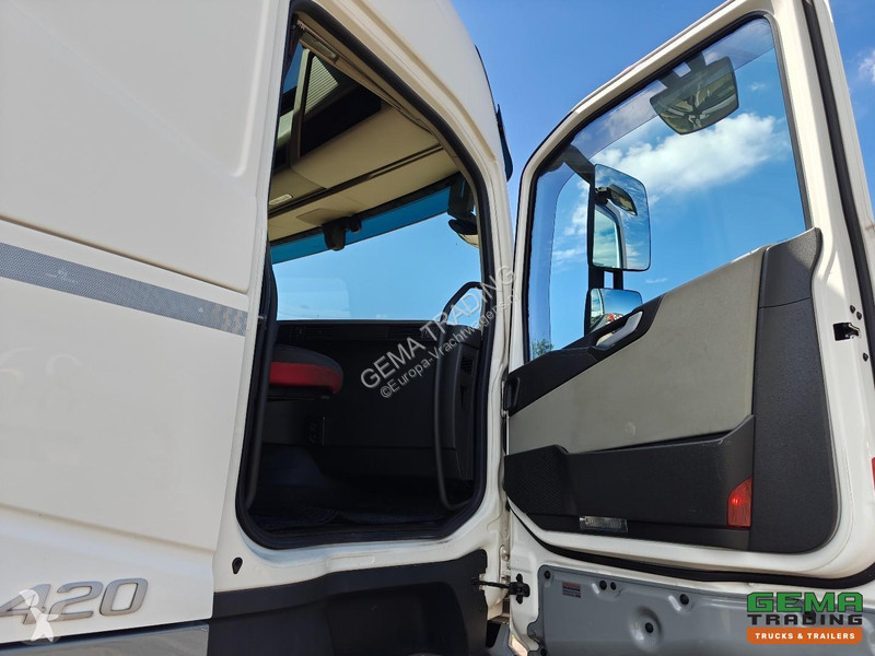 شاحنة Volvo 0 6x2/4 GlobeTrotter Euro6B - Tank...