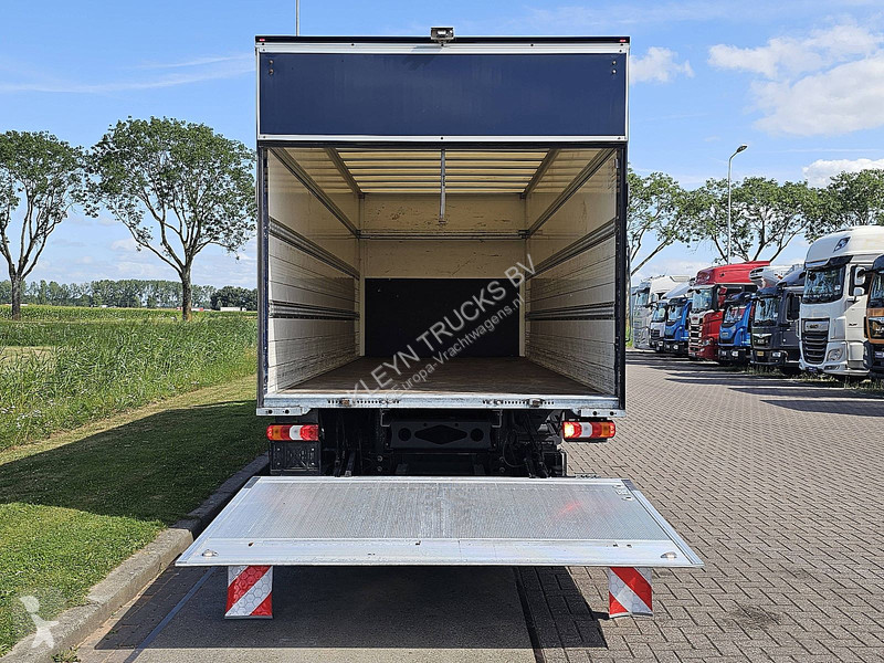 شاحنة Mercedes ATEGO 818
