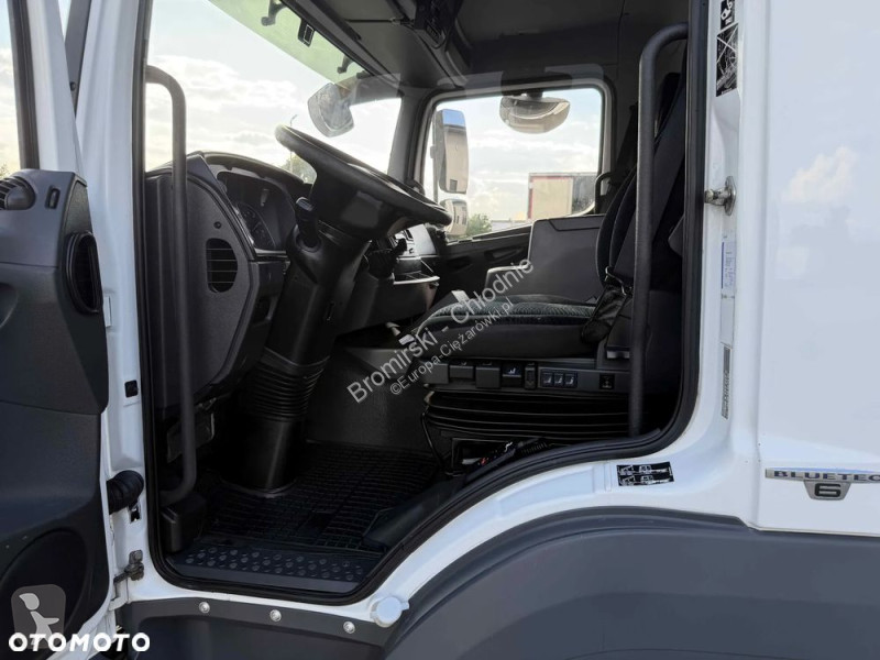شاحنة Mercedes ATEGO CHŁODNIA SCHMITZ CARRIER...