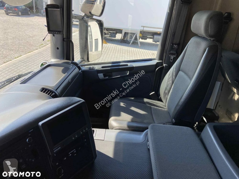 شاحنة Scania P 370 CHŁODNIA THERMO KIN T 1000 R...