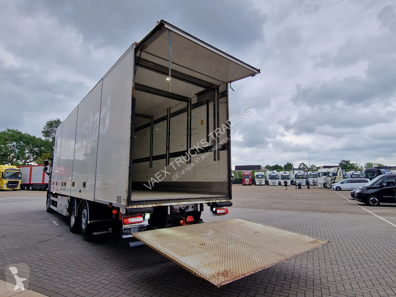 شاحنة Volvo 13460 6X2 - full air - WB600 -...